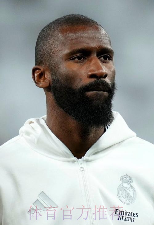 记者:吕迪格因流感缺席训练 本轮联赛能否出战存疑